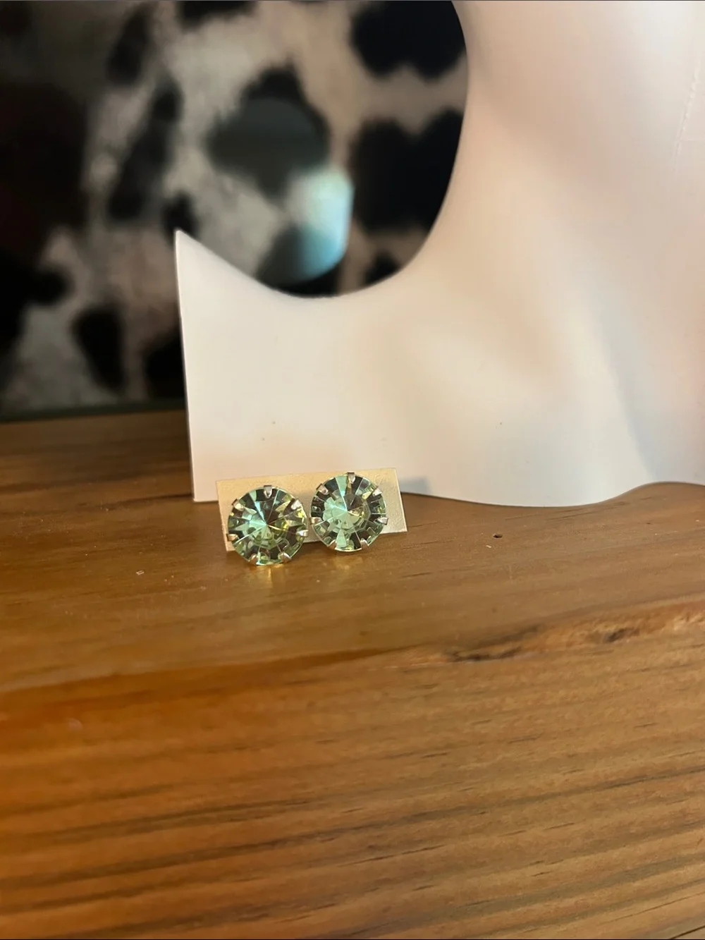 Light Green Crystal Stud Earrings Silver Tone Round (NWOT)